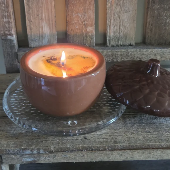 Hand Crafted Ceramic Acorn Candle with Lid - Picture 4 of 4
